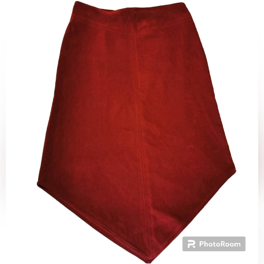 Y2K, all the way! Chevron hem midi skirt